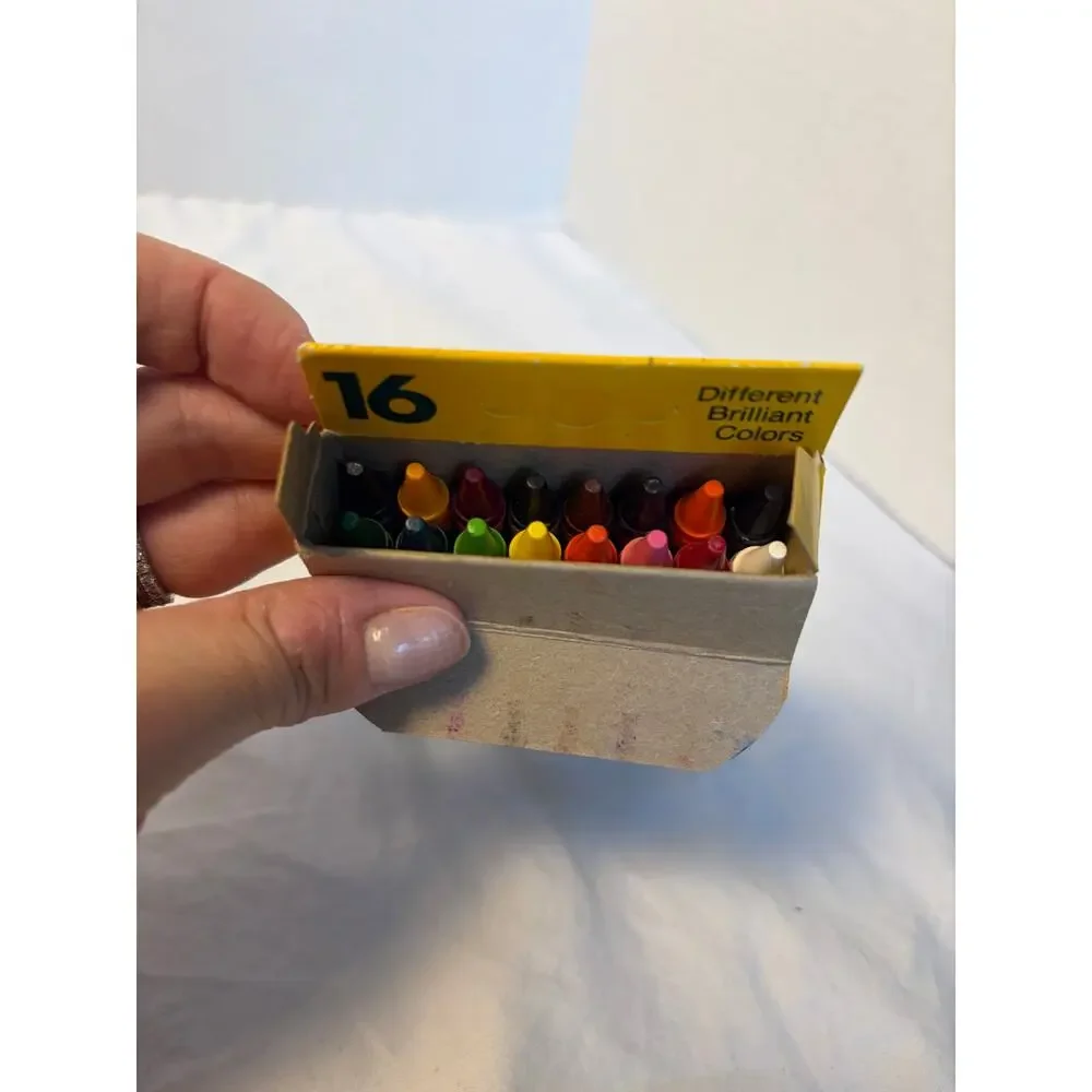Crayola vtg crayons